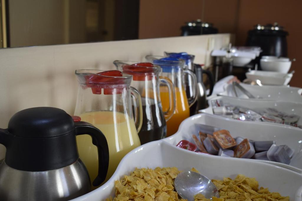 Příslušenství pro přípravu čaje a kávy v ubytování Orient Prince Hotel