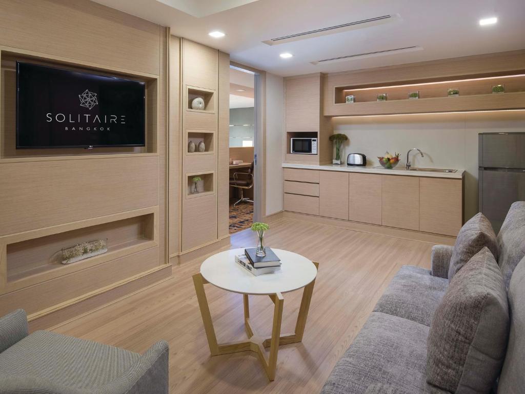 Kuchyň nebo kuchyňský kout v ubytování Solitaire Bangkok Sukhumvit 11