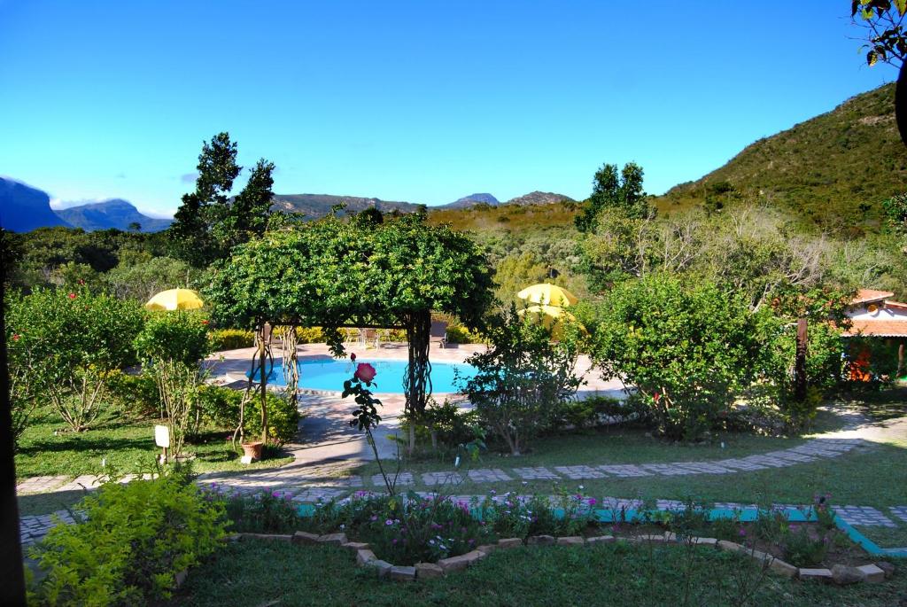 A piscina localizada em Pousada Villa Lagoa das Cores ou nos arredores
