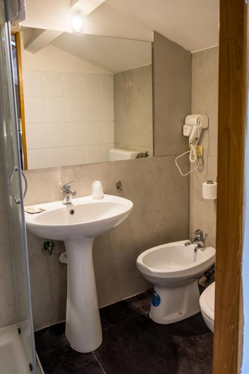 Koupelna v ubytování Hotel Casale dei Massimi