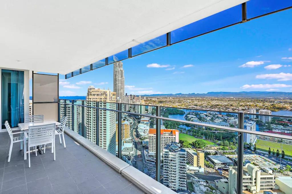 H Luxury Residence Apartments - Holiday Paradise - Luxury One-Bedroom Apartment With River View