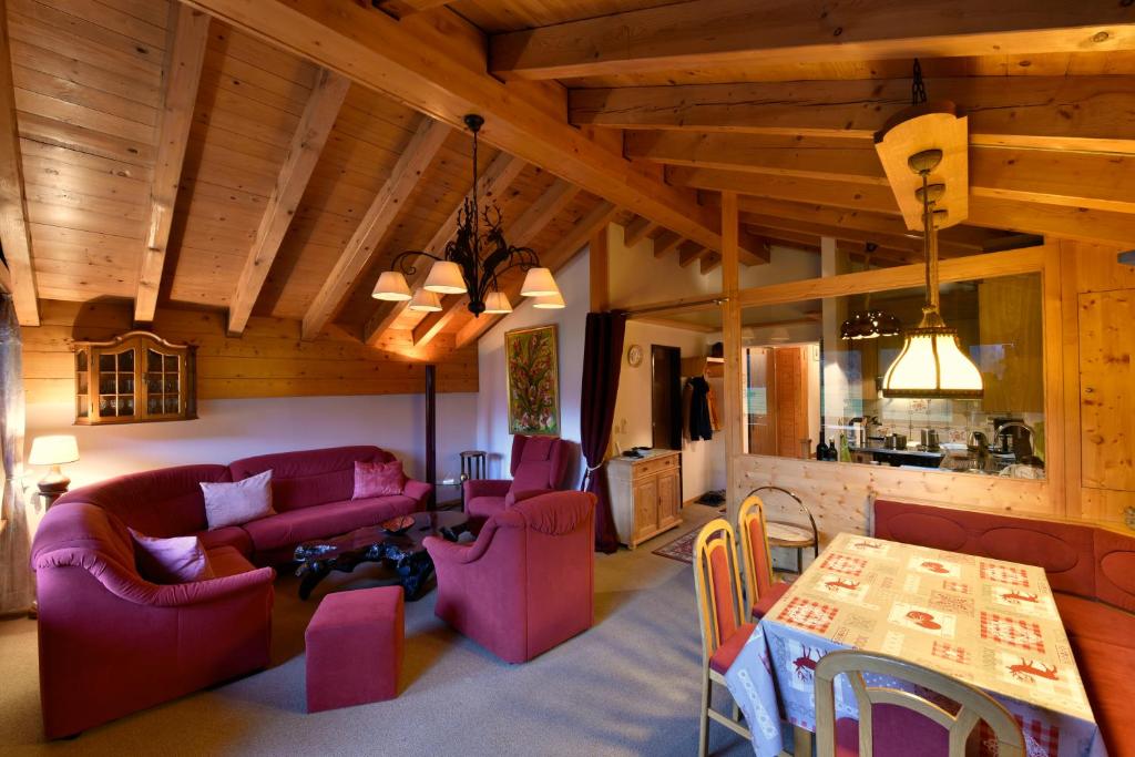 Posezení v ubytování Cosy 3.5 pièce à Täsch