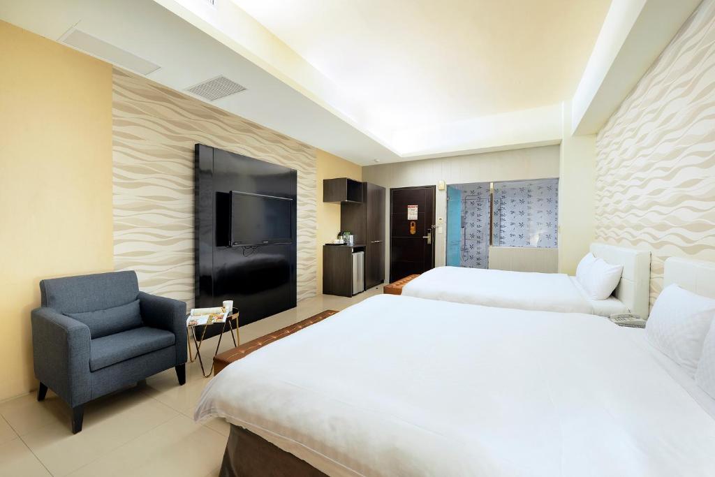 Hu Yue Lakeview Hotel - Dört Kişilik Oda - Göl Manzaralı