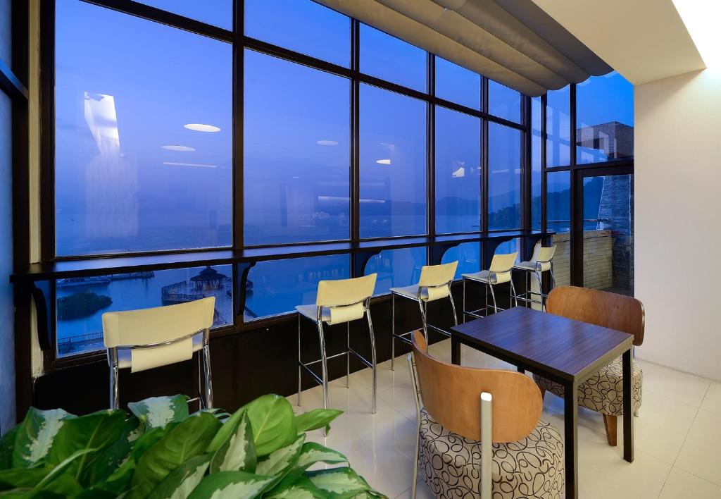 Photo de la galerie de l'établissement Hu Yue Lakeview Hotel, à Yuchi