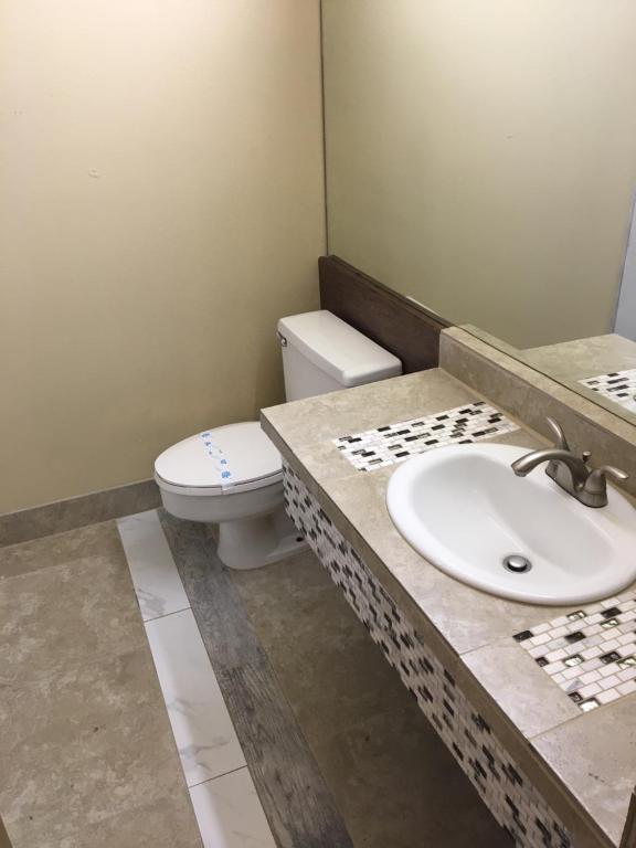 Days Inn by Wyndham Bend - Quarto King Deluxe - Não Fumador