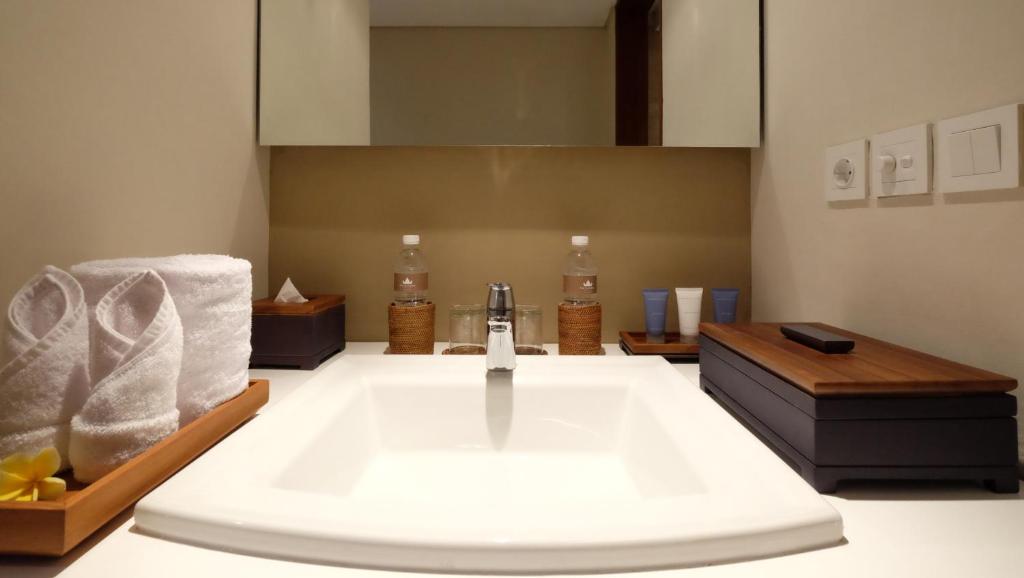 The Bandha Hotel & Suites - 7