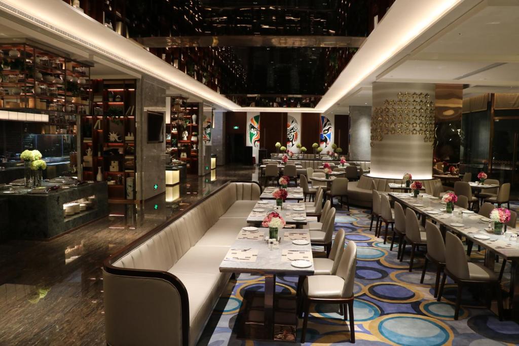 Restaurace v ubytování Rongjiang Hotel