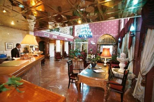 Restaurace v ubytování Addar Hotel