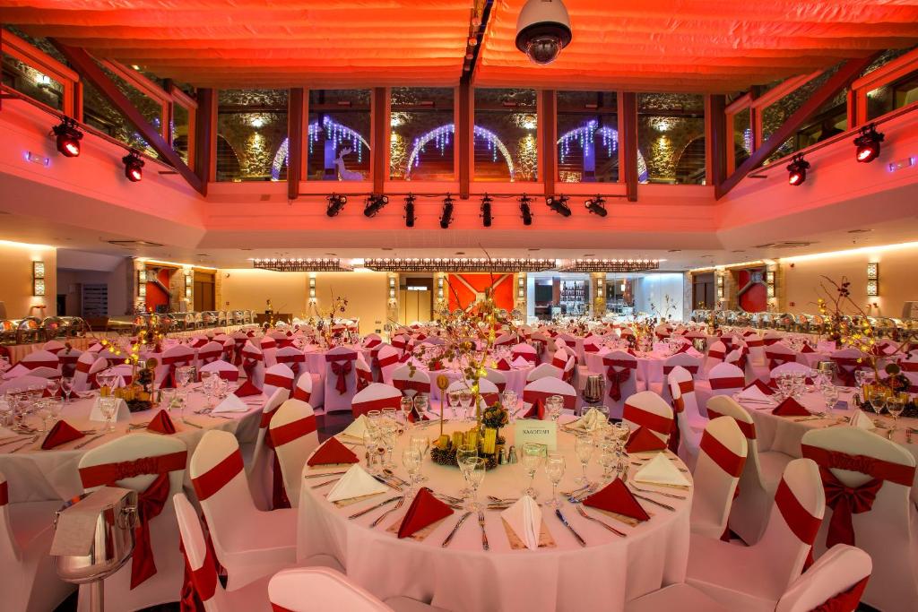 Restaurace v ubytování Mystras Grand Palace Resort & Spa