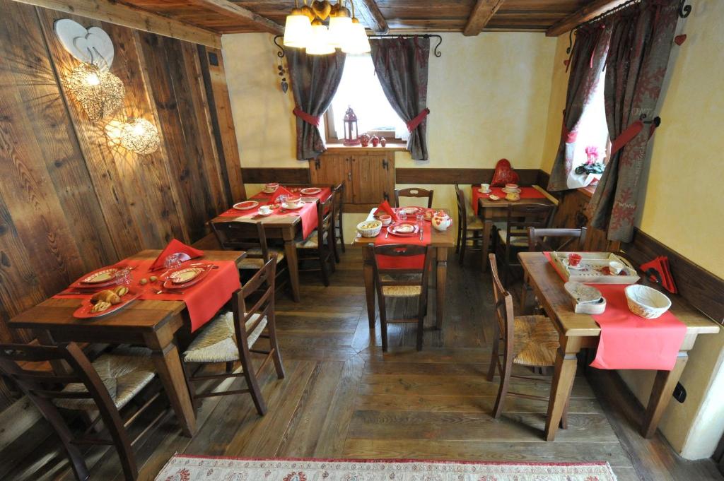 Restaurace v ubytování Affittacamere Petit Coeur