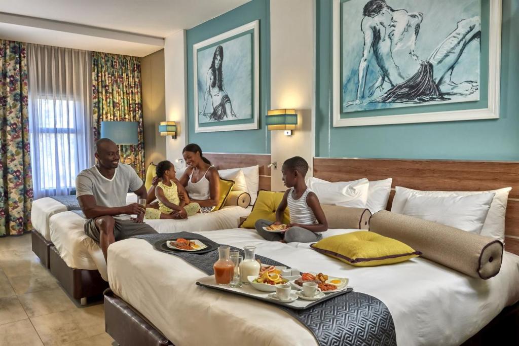 Metcourt at Emperors Palace - Standard Family Room