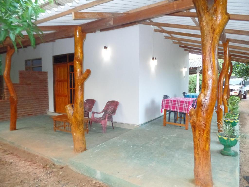 Patio nebo venkovní prostory v ubytování Amaya River Side Homestay