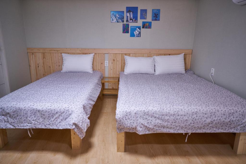 Seoul Station R Guesthouse - Triple Room With Private Bathroom