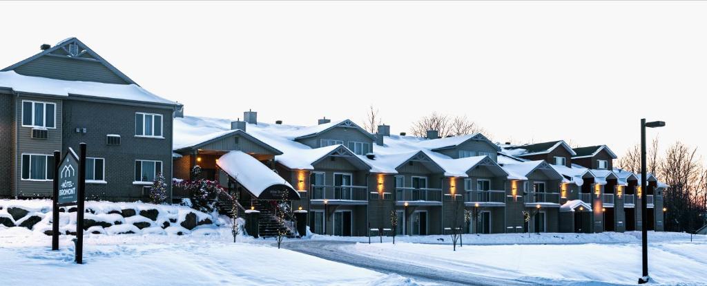 Hotel Bromont v zimě