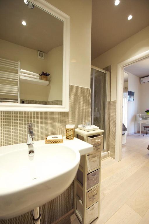A bathroom at Quartopiano Guesthouse