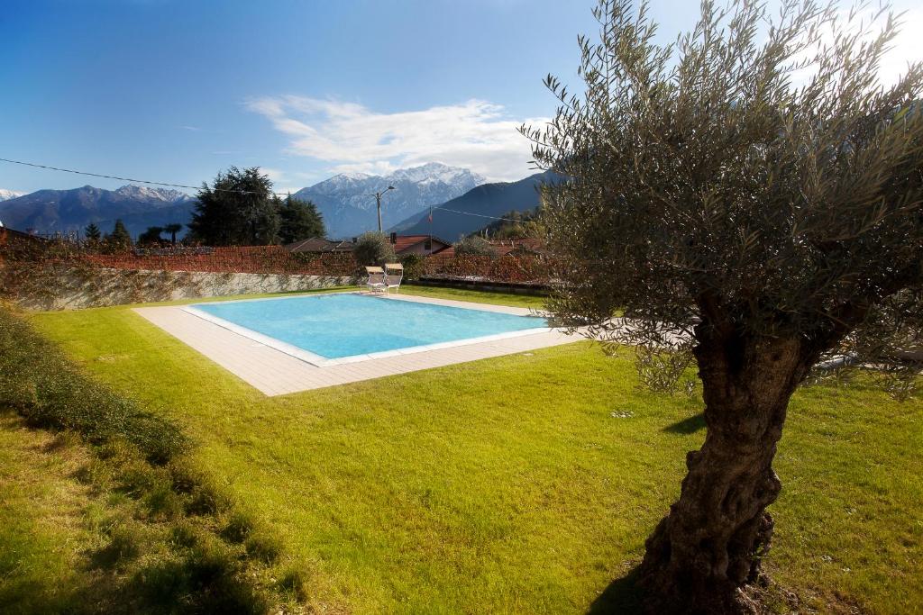 Bazén v ubytovaní 4 Village centre Lenno homes with pool-by Italian Apartments TERRAZE, SPESE, SOPRA SPESE, SPESE II alebo v jeho blízkosti