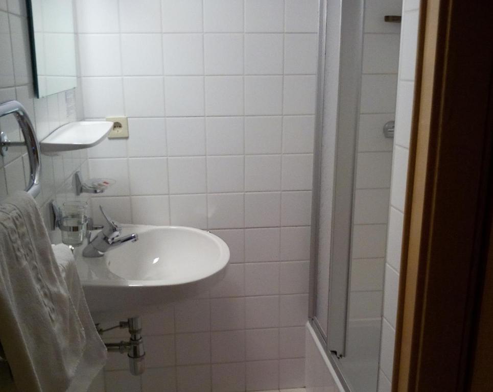 Koupelna v ubytování Hotel zum goldenen Hirschen