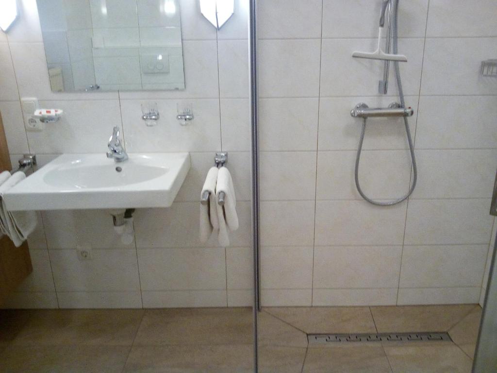 Koupelna v ubytování Hotel zum goldenen Hirschen