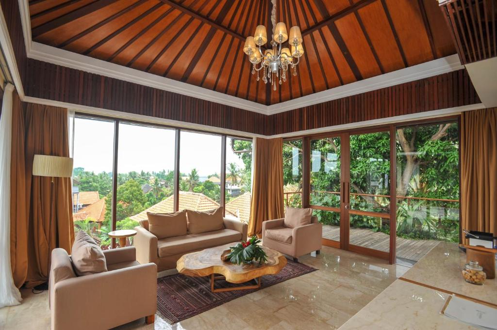 Zahrada ubytování Komaneka at Rasa Sayang Ubud