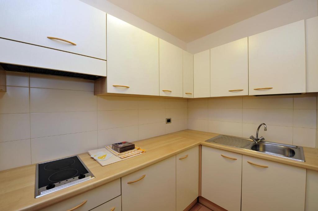 Kuchyňa alebo kuchynka v ubytovaní Residence Taufer