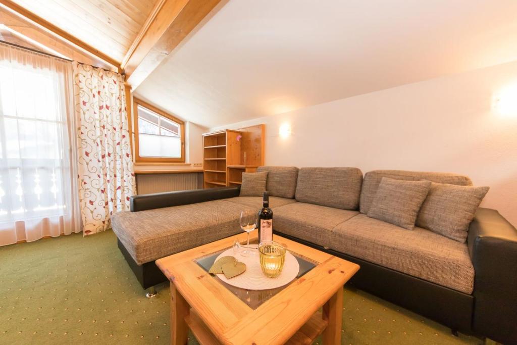 Posedenie v ubytovaní Ferienhaus Hohenwarter