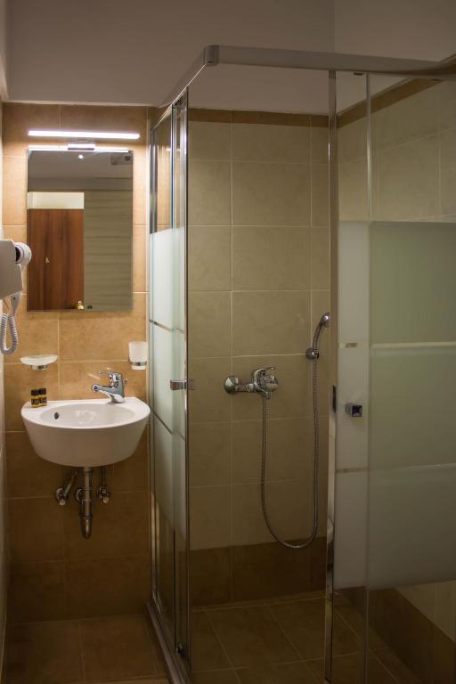 Łazienka w obiekcie Bonne Nuit Pension