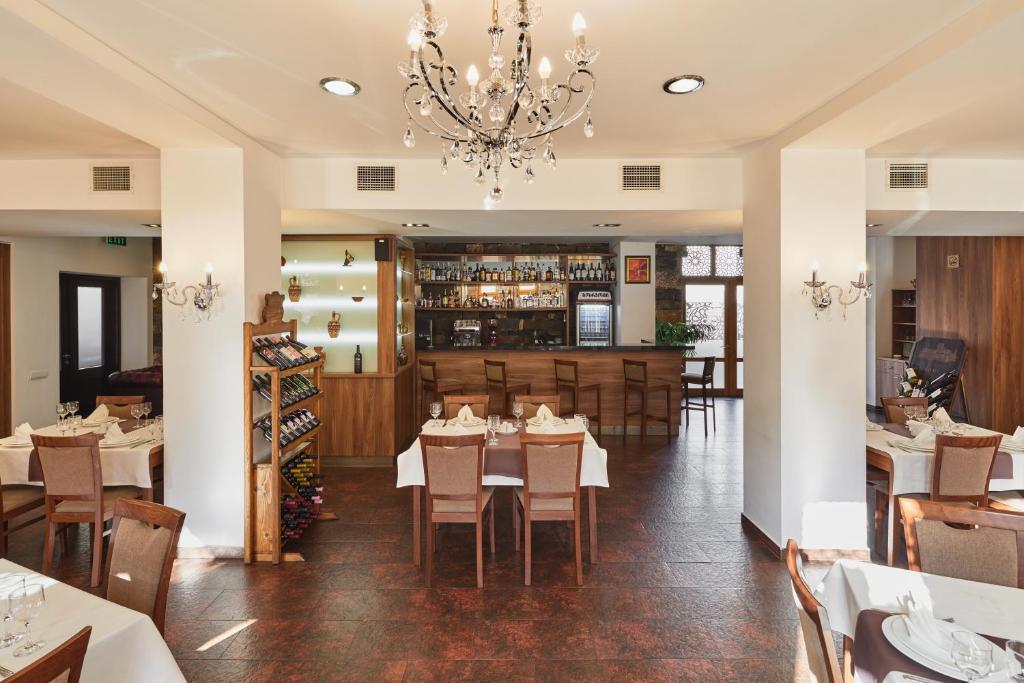 Restaurace v ubytování Hotel Gino Wellness Rabath