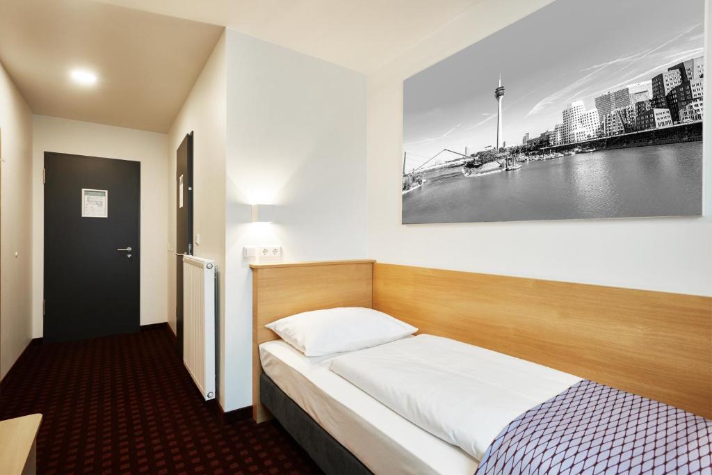 
Single Room Business
