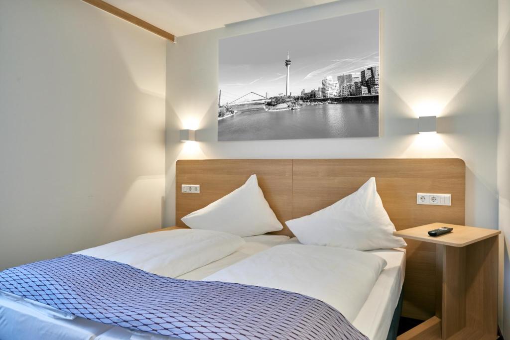 McDreams Hotel Düsseldorf-City - Resim 19