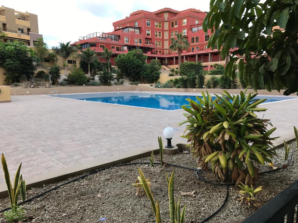 The swimming pool at or close to Maria Perla Medano