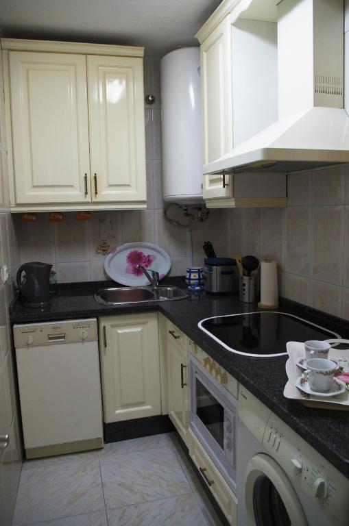 A kitchen or kitchenette at Alojamiento casa típica de Córdoba