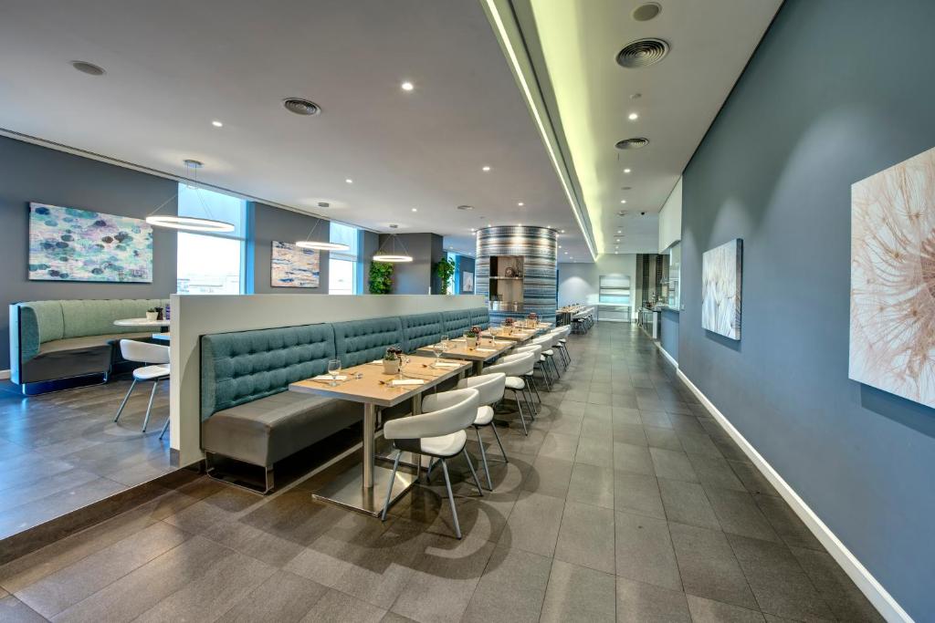 Premier Inn Dubai Ibn Battuta Mall - Resim 28