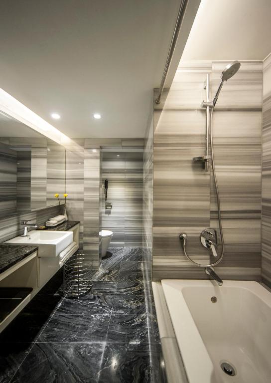 Koupelna v ubytování Promenade Hotel Kota Kinabalu