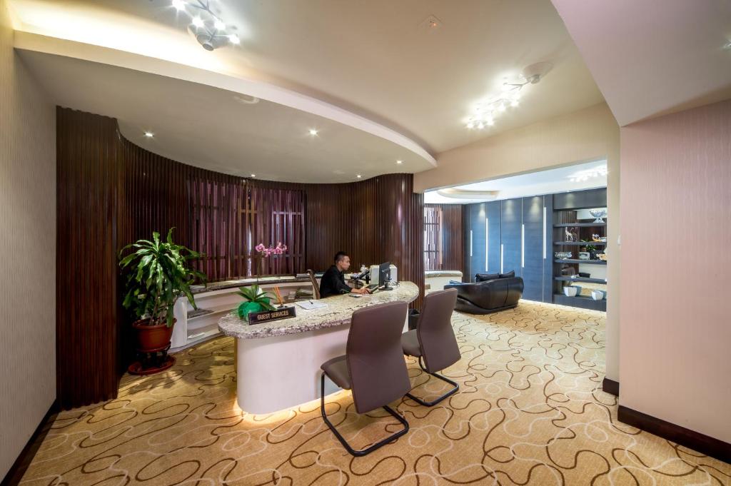 Posezení v ubytování Promenade Hotel Kota Kinabalu