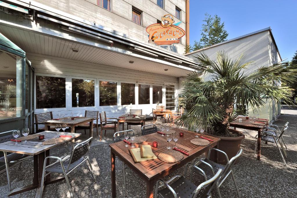 Un restaurante u otro lugar para comer en Martinshof