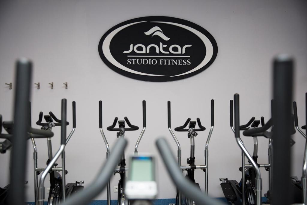Fitness centrum a/nebo fitness zařízení v ubytování Hotel Jantar Wellness & Spa