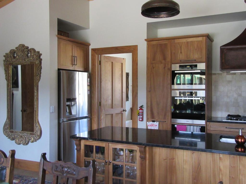 Kuchyň nebo kuchyňský kout v ubytování Redwood Valley B & B