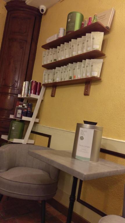 Posezení v ubytování Logis de L'Europe Restaurant Le Cepage