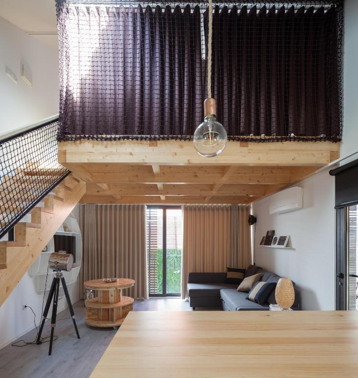 7 Gaia Roaster Apartments - 3