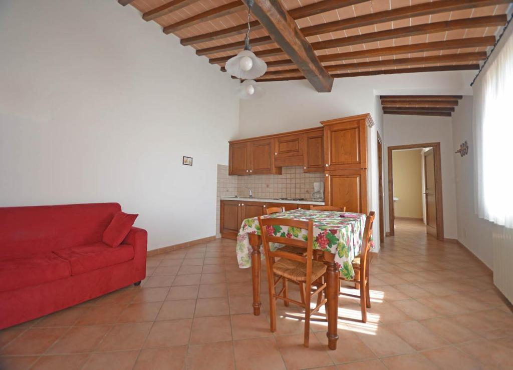 Kuchyň nebo kuchyňský kout v ubytování Agriturismo L'Imposto