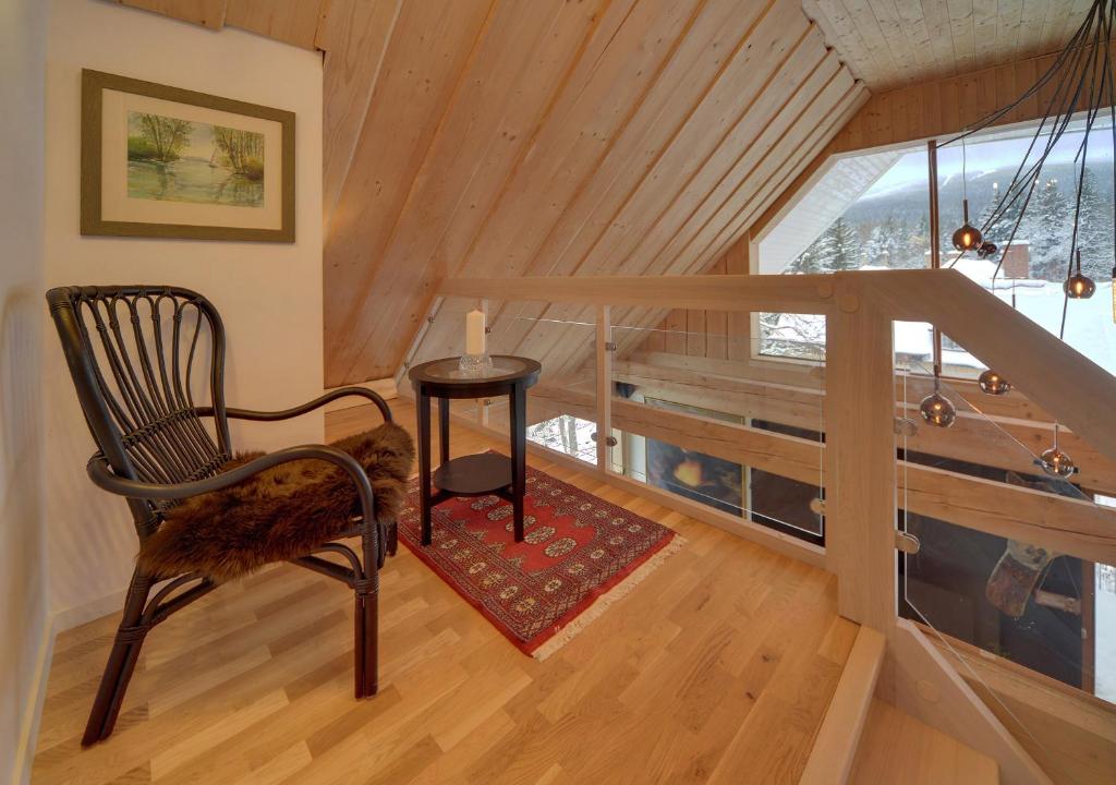 Posedenie v ubytovaní Apartamenty Sun & Ski Willa Laser