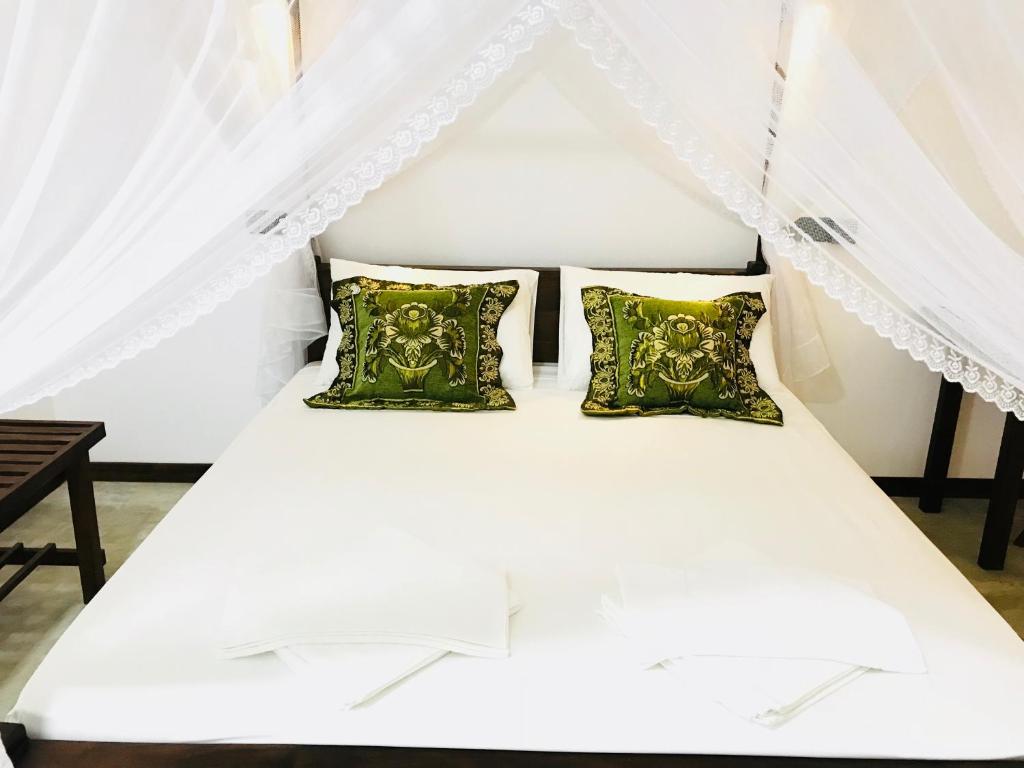 Sigiriya Rock Hide - 14