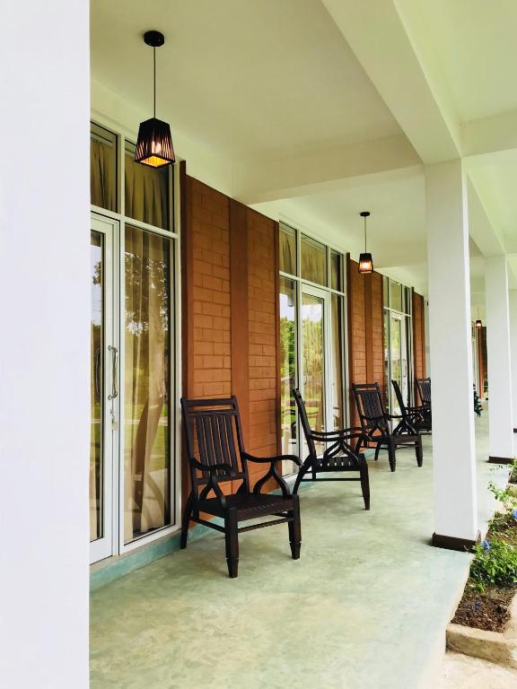 Sigiriya Rock Hide - 13