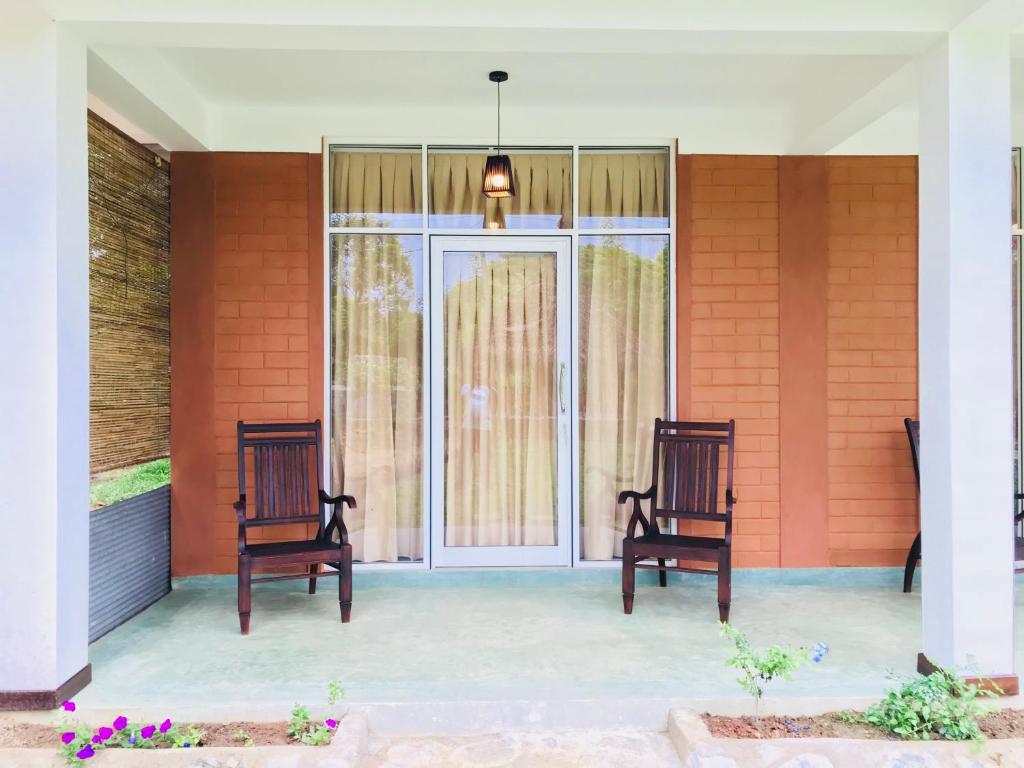 Sigiriya Rock Hide - 1