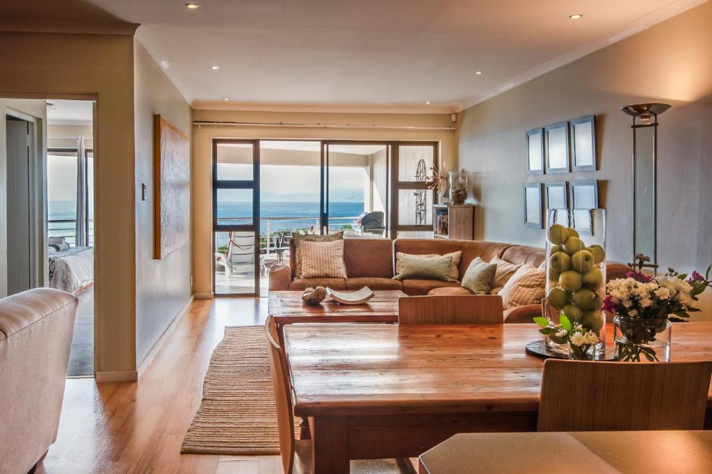 The Lookout at Whale Cove, De Kelders (updated prices 2024)