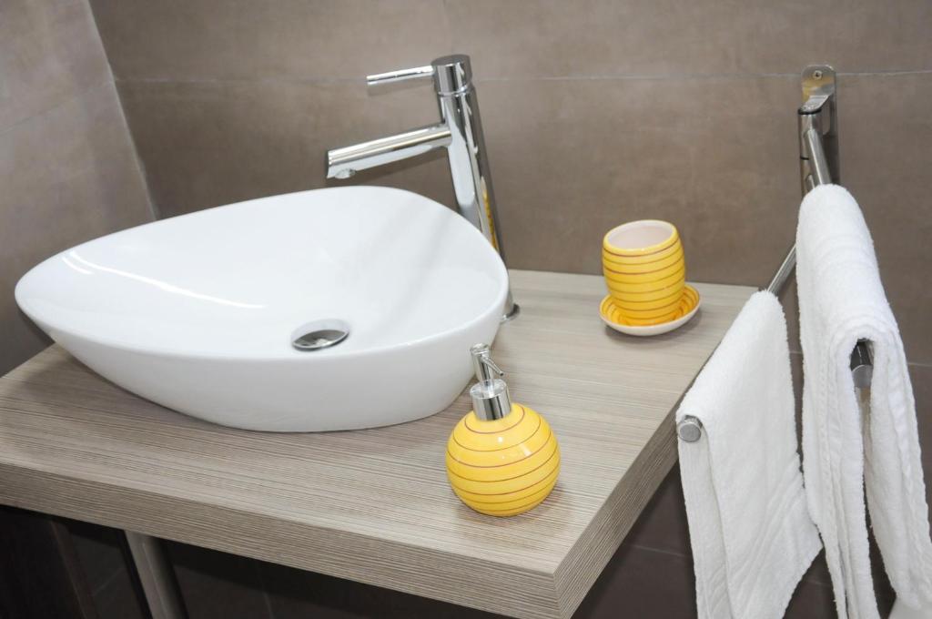 A bathroom at Torre Lapillo GMA Tourism