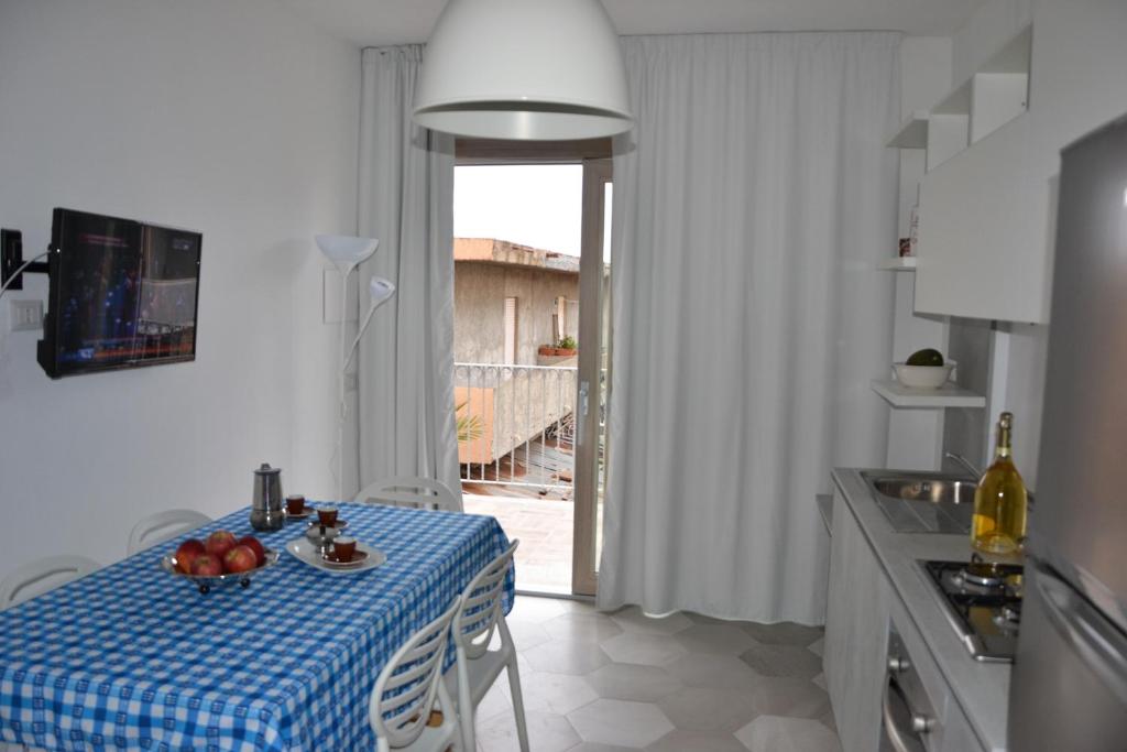 Kuchnia lub aneks kuchenny w obiekcie Le Perle dell'Isola
