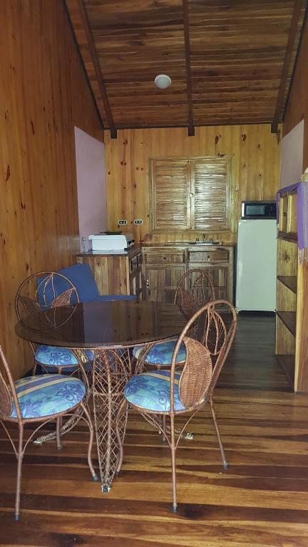 Kuchyň nebo kuchyňský kout v ubytování Ciudad Perdida EcoLodge