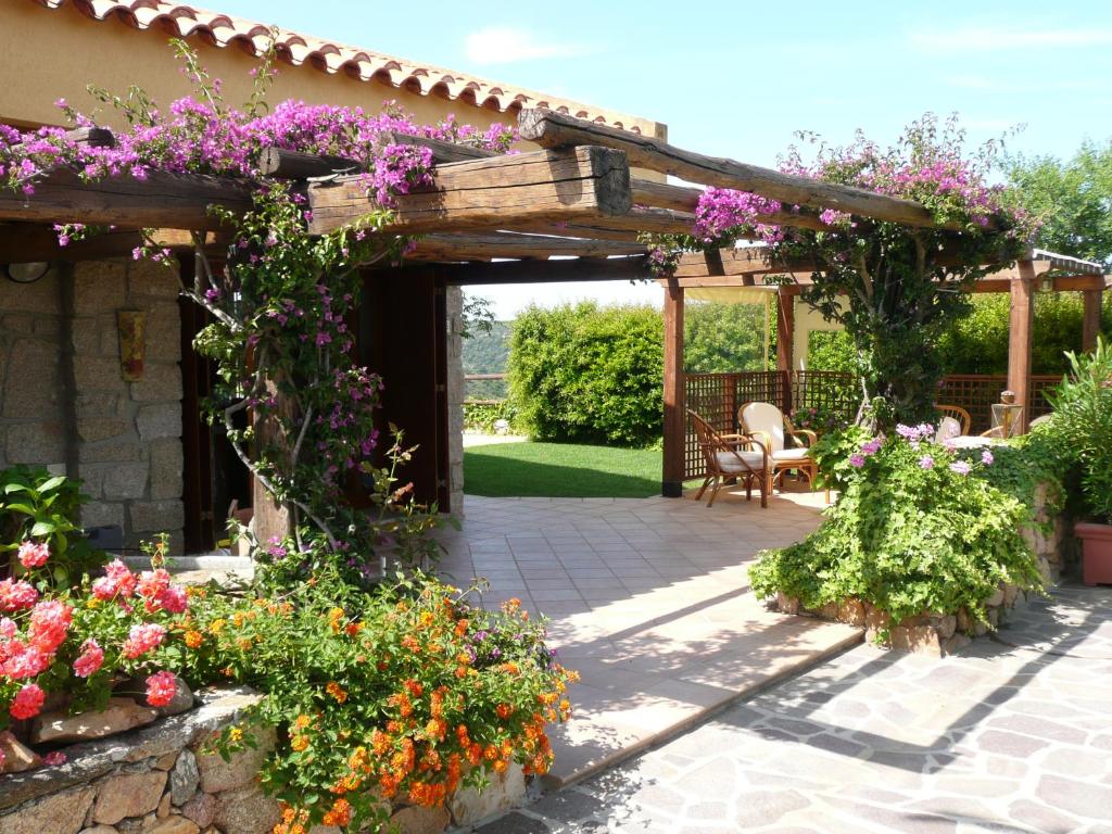 Imagen de la galería de Villa Fiore, en San Pantaleo