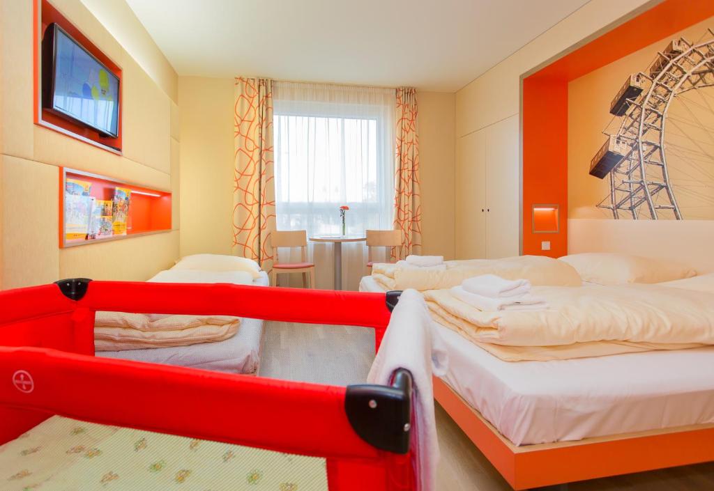 JUFA Hotel Wien City - 四倍房间